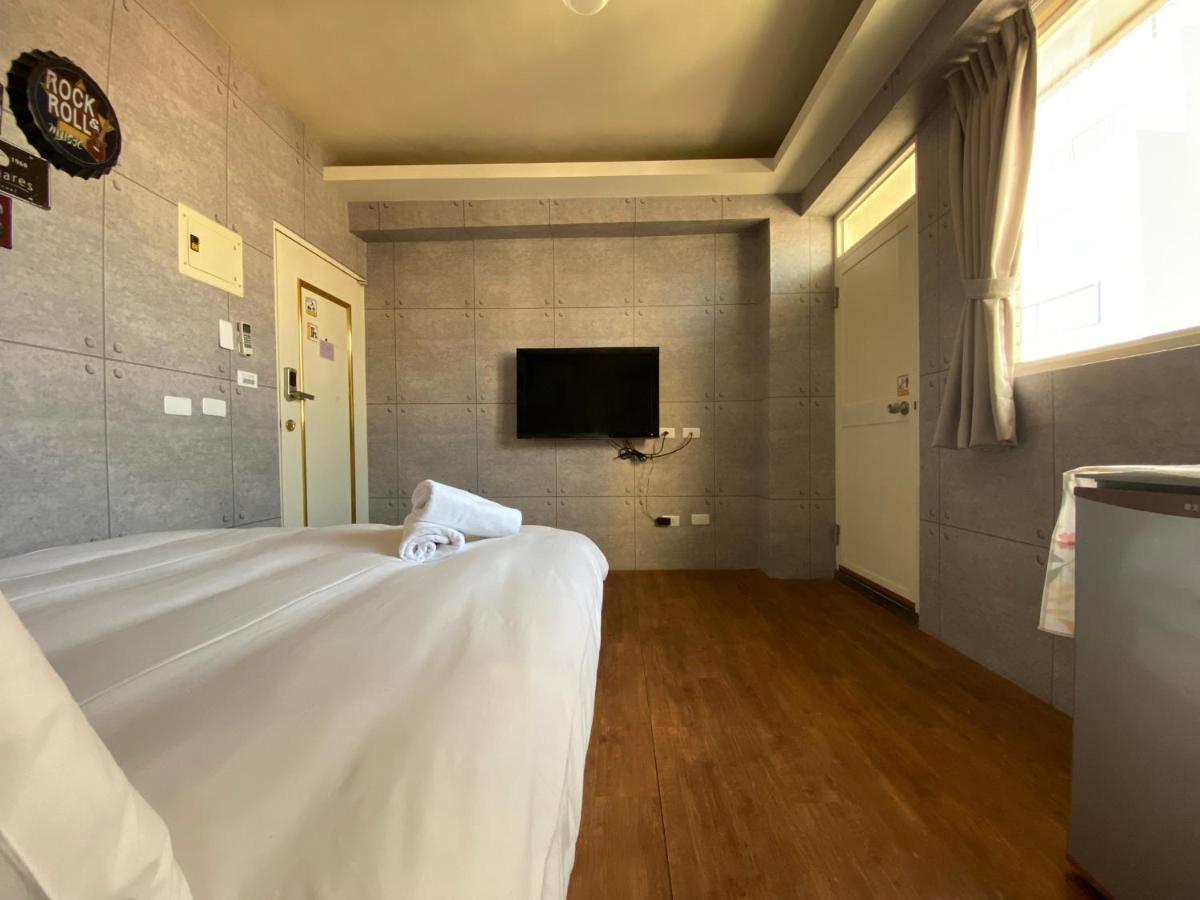 逢甲住宿 無接觸 自助入住 Taichung Buitenkant foto